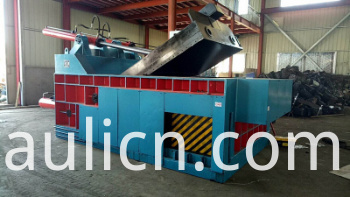 Y81t-200 Automatischer Hydraulikschrott Automatische Hydraulikballenpresse (CE)